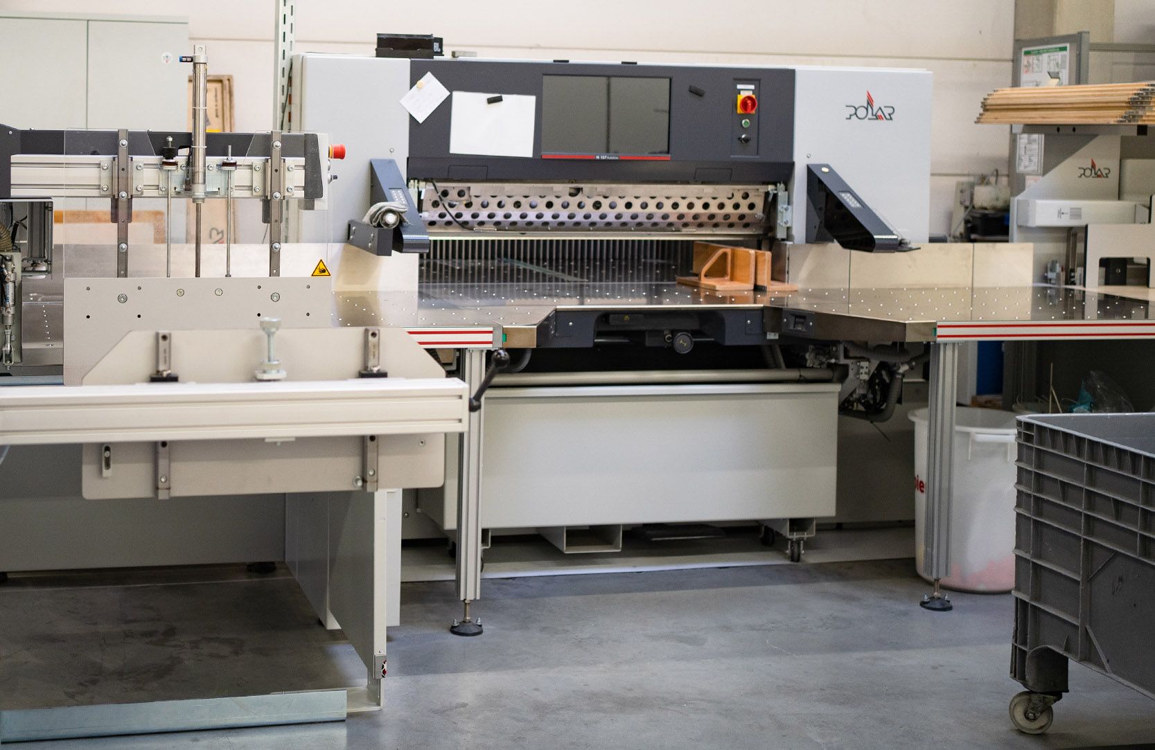 Bild einer neuen Schneidemaschine 