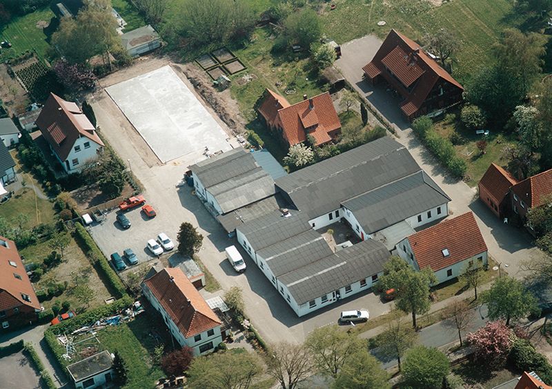 Luftaufnahme des Firmengeländes um 2002